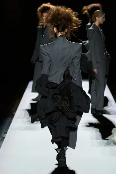Look 34